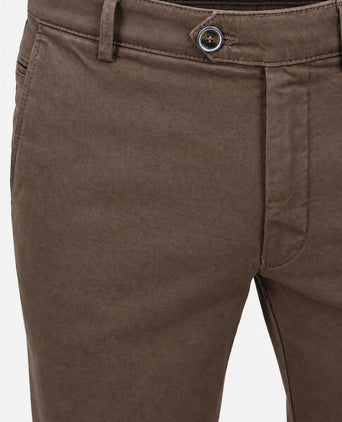 Chino Bonn bruin