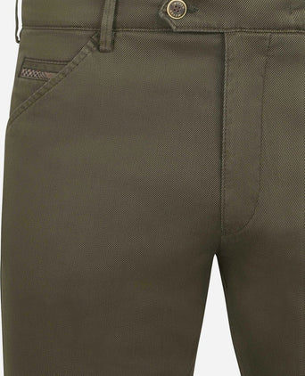 Chicago chino olive