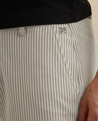Relaxed short stripes beige