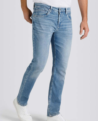 Mac jeans Arne pipe lichtblauw