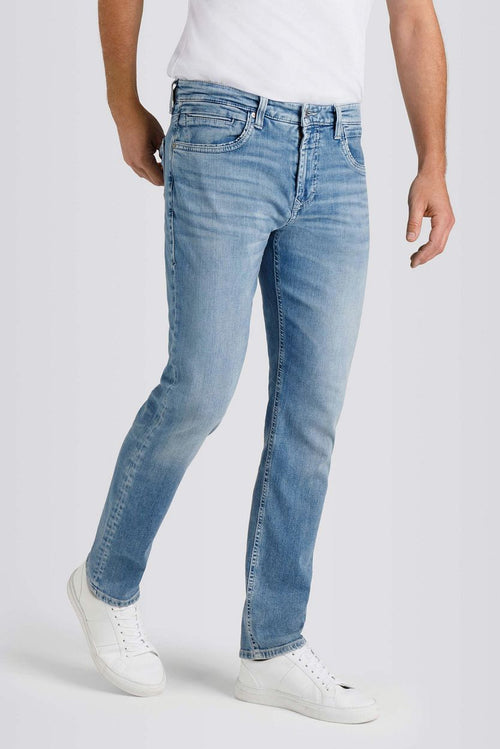 Mac jeans Arne pipe lichtblauw