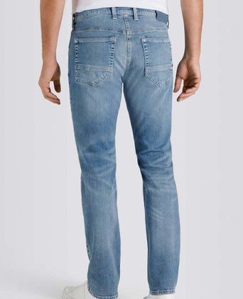 Mac jeans Arne pipe lichtblauw