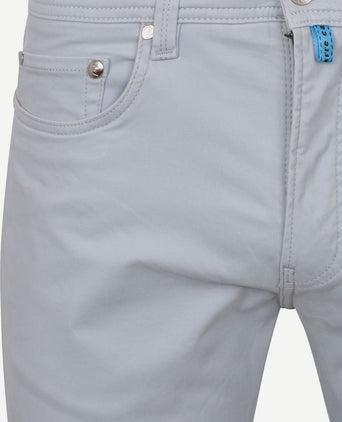 Broek Lyon tapered futureflex lichtblauw