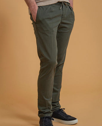 Chino donkergroen