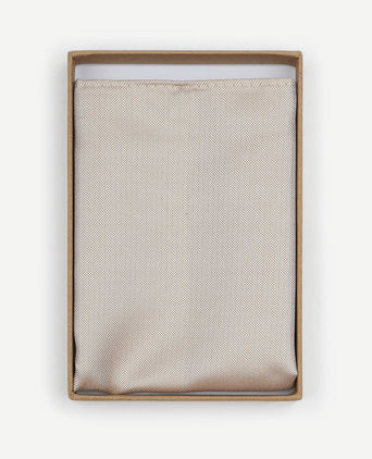 Suitable zijde pochet beige