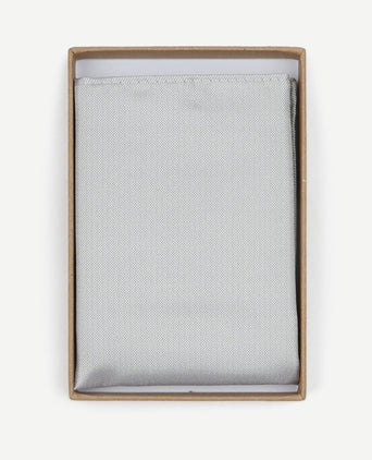 Suitable zijde pochet zilver