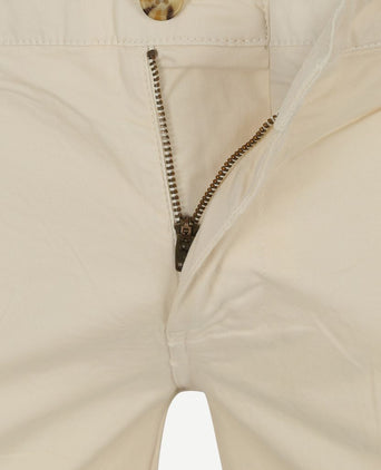 Suitable berry short ecru | Slim-fit