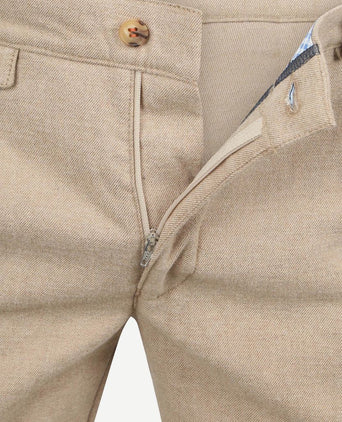 Suitable chino Pico pleat flanel sand