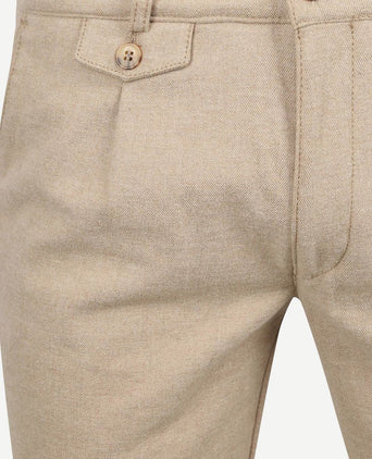 Suitable chino Pico pleat flanel sand