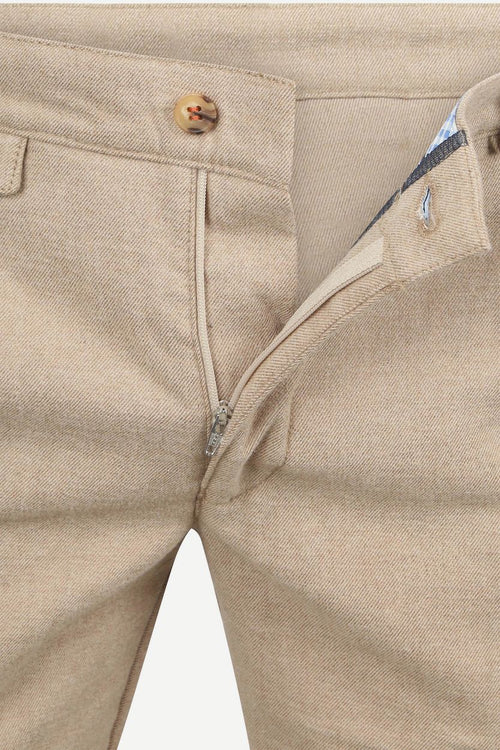 Suitable chino Pico pleat flanel sand