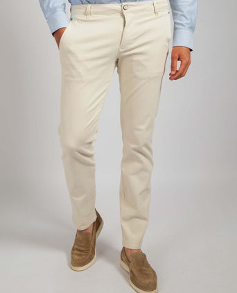 Suitable chino Pico wit