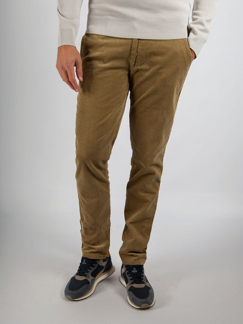 Suitable chino Plato corduroy sand