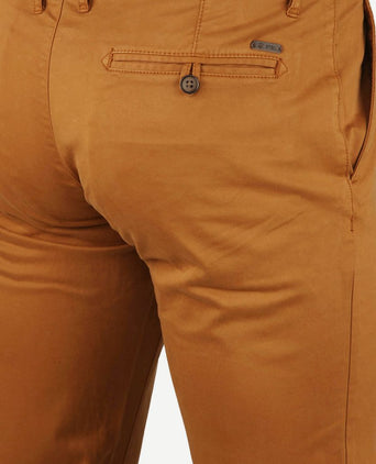 Suitable chino sartre caramel