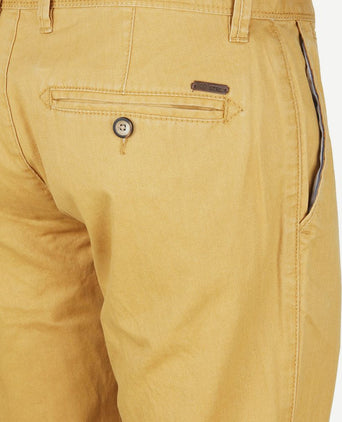 Suitable chino sartre oker