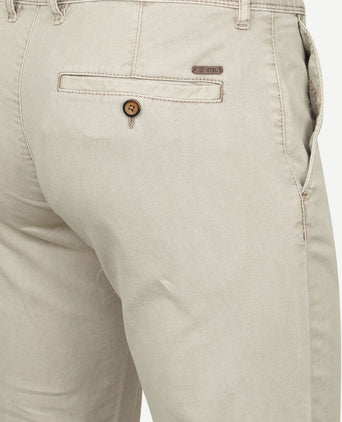 Suitable chino sartre Oxford sand