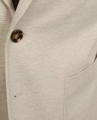 Suitable colbert face print sand