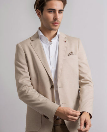 Suitable colbert face print sand