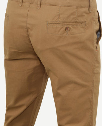 Suitable Plato chino cognac | Slim-fit