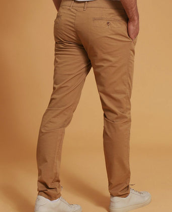Suitable Plato chino cognac | Slim-fit