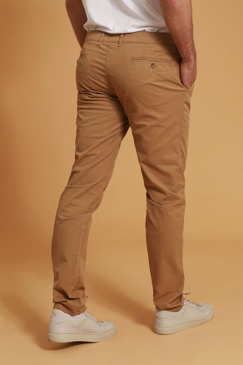 Suitable Plato chino cognac | Slim-fit