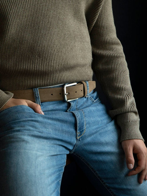 Suitable riem suède leer lichtbruin