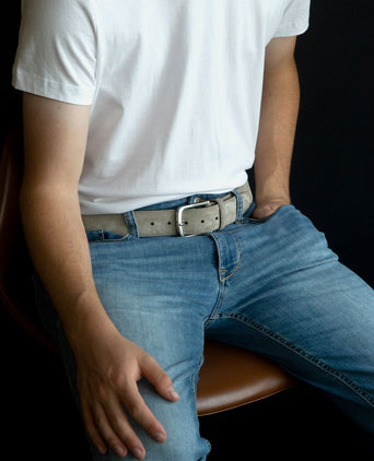 Suitable riem suède leer taupe