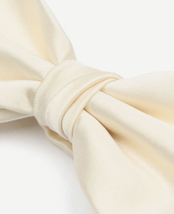 Satin strik off white
