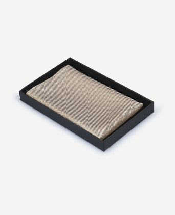 Suitable zijde pochet beige