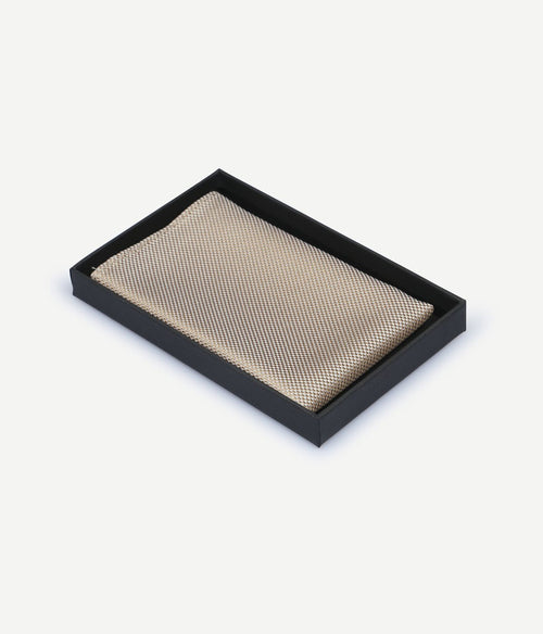 Suitable zijde pochet beige