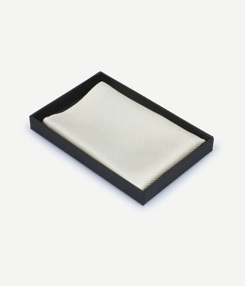 Suitable zijde pochet off-white