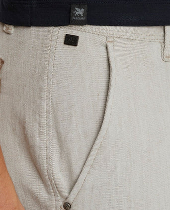 V9 chino short ecru