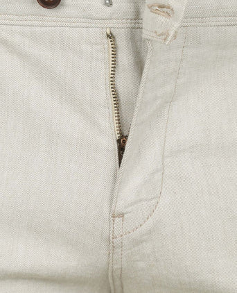 V9 chino short ecru