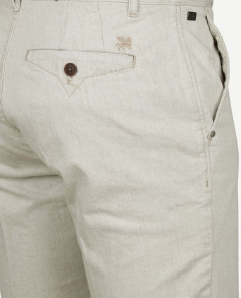 V9 chino short ecru