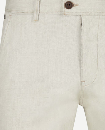 V9 chino short ecru