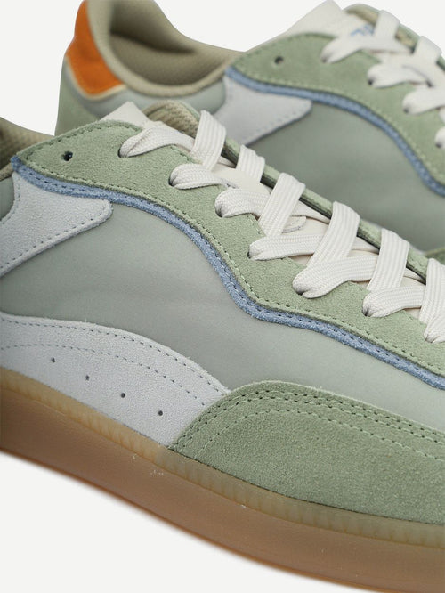 Sneakers park groen