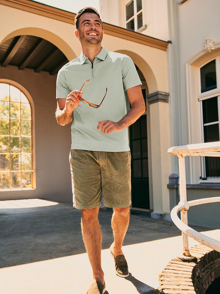 Detroit cord short groen met Napoli loafers olive, Poloshirt silky light green en Sneakersok (3-pack) wit
