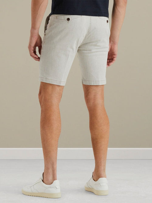 V9 chino short ecru