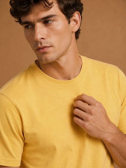 The steve t-shirt geel
