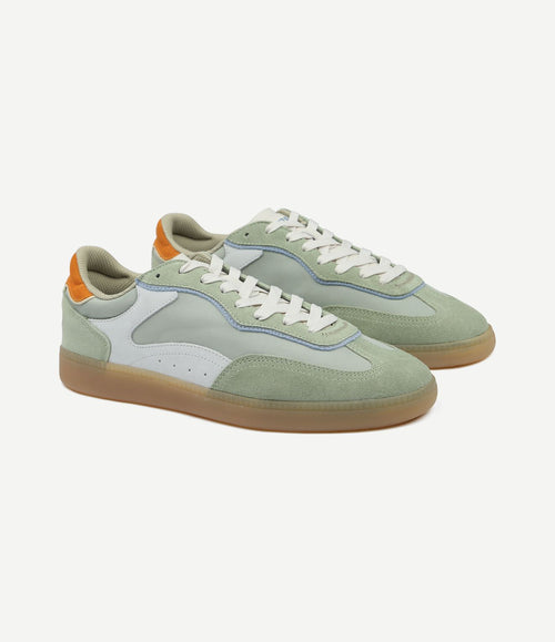 Sneakers park groen