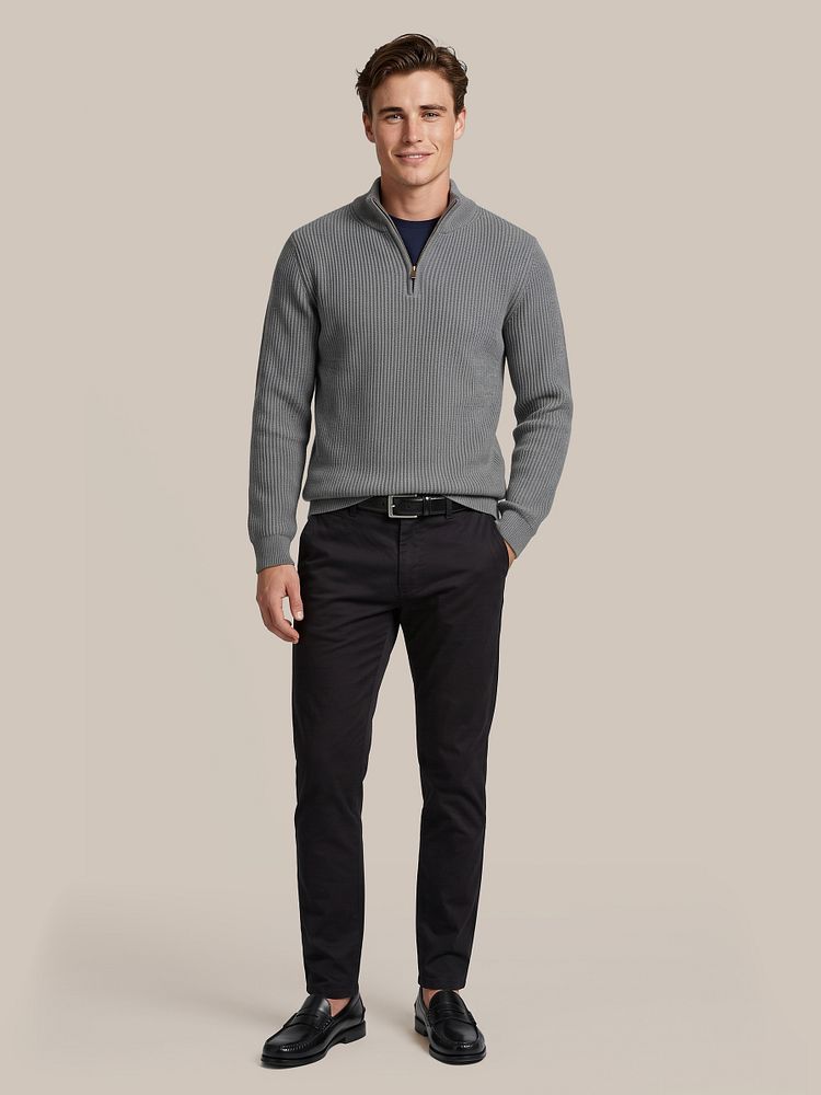 Look 538: Bico halve rits trui grijs met Ota t-shirt, Riem zwart 314, Chino peano twill donkerblauw en Penny loafers leer zwart