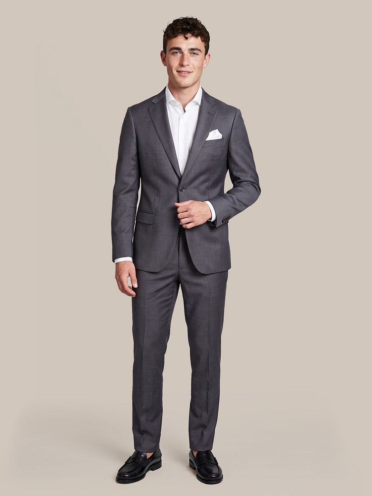Zijde pochet wit met sorona overhemd gebroken wit en penny loafers zwart leer