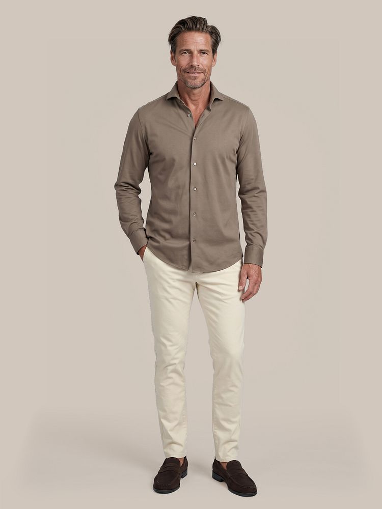 Sorona overhemd dark taupe met riem suede bruin, chino philo flex kit en penny loafers suede bruin
