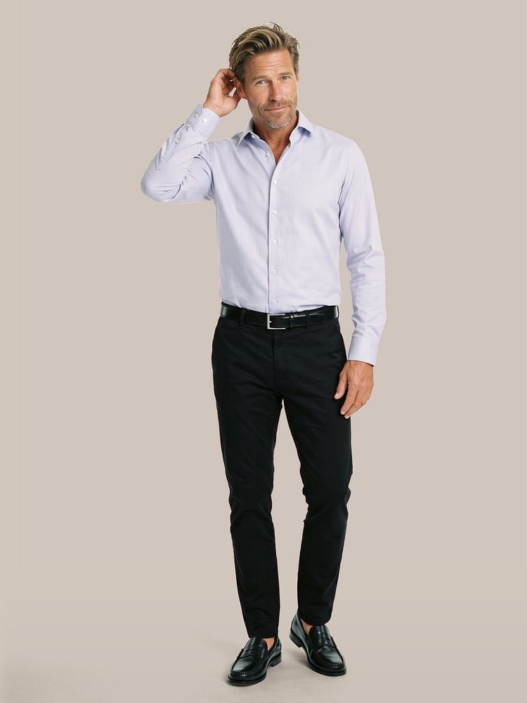 Twill overhemd lichtblauw met riem zwart 314, chino peano twill donkerblauw en penny loafers leer zwart