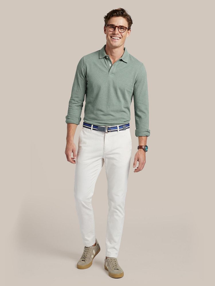 Chino portsmouth poplin ecru met Longsleeve polo piqué classic groen, Sneakers campo taupe en Tape riem blauw