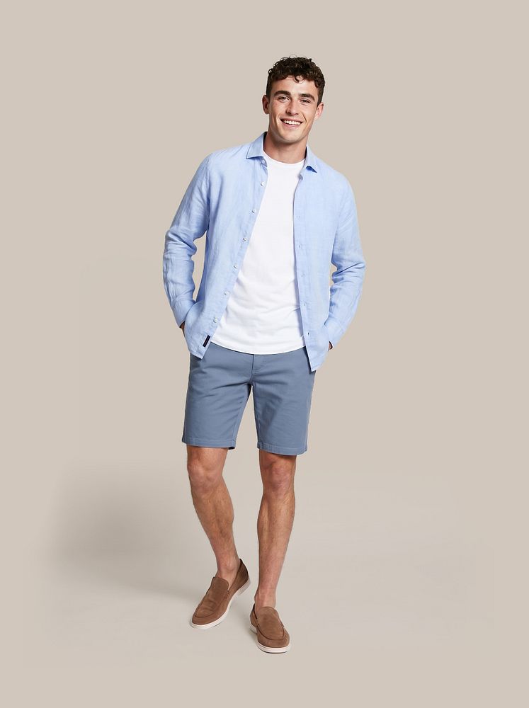 Ferdinand structure short blauw met Napoli loafers camel, Ota t-shirt ronde hals wit (2-pack) en Overhemd linnen mid blue