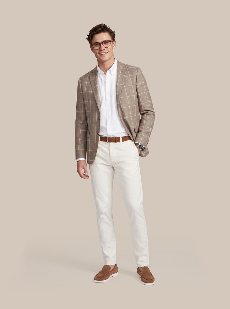 Chino portsmouth poplin ecru met Colbert merinowol bruin, Napoli loafers camel, Riem suede cognac 307, Short sleeve overhemd Oxford yale wit en Vitasu t-shirt v-hals wit (2-pack)
