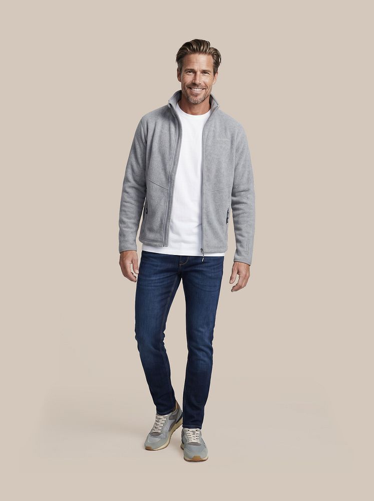 Denm jeans donkerblauw met Miracle fleece jack grijs en Obra t-shirt hoge ronde hals wit (2-pack)