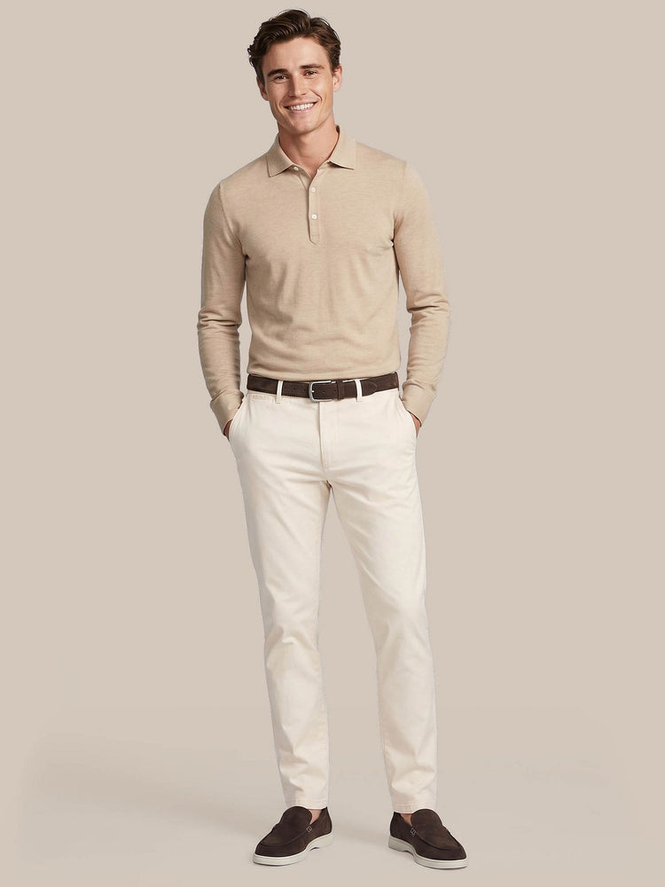 Azul loafers bruin met Camicia poloshirt beige, Chino peano twill off white en Riem suède leer bruin