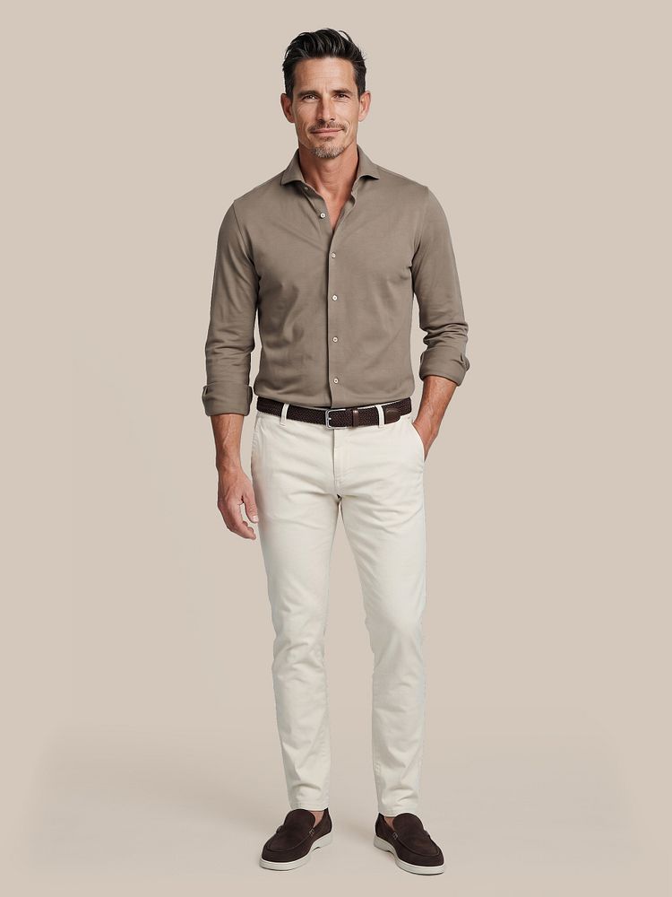 Look 577: Sorona overhemd dark taupe met Geweven riem bruin, Chino philo flex kit en Azul loafers bruin