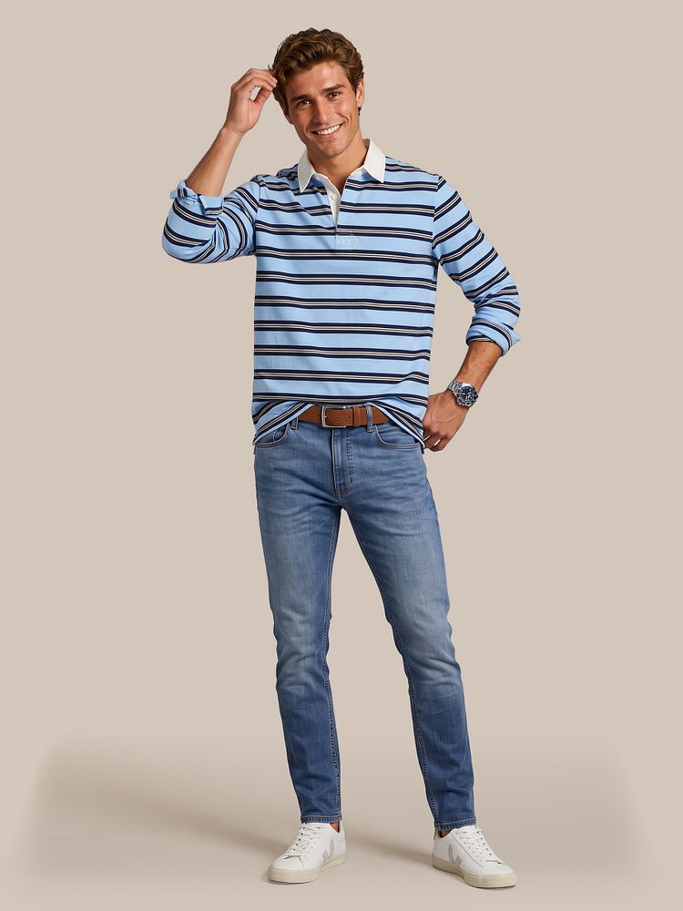 Look 580: Rugby polo streep blauw met Riem suede cognac, Denm jeans blauw en Sneaker wit